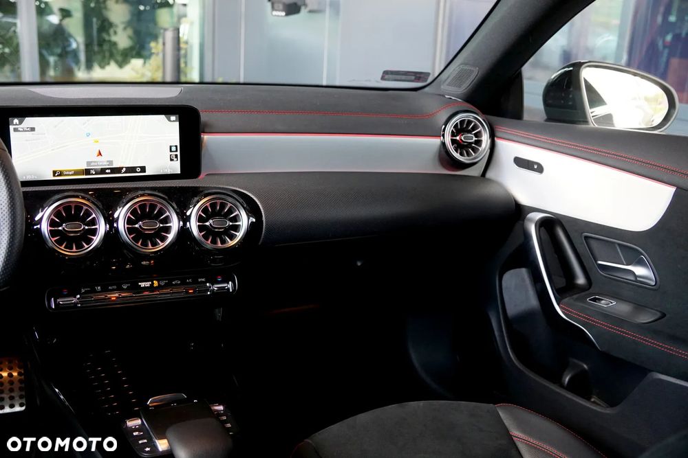 Mercedes-Benz CLA 200 AMG Line 7G-DCT - 25
