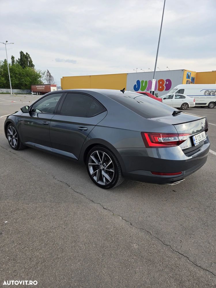 Skoda Superb 2.0 TSI 4X4 DSG Sportline - 9