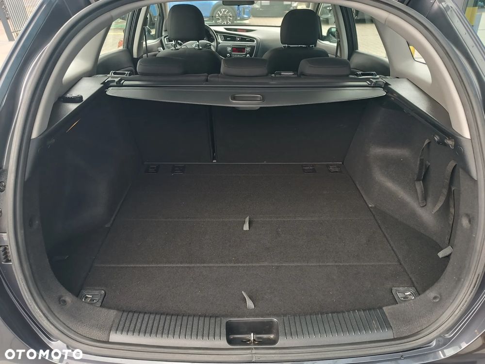 Kia Ceed - 12