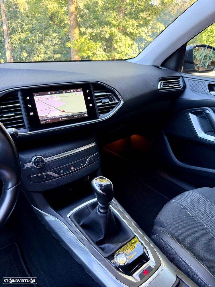 Peugeot 308 1.2 PureTech Allure - 14