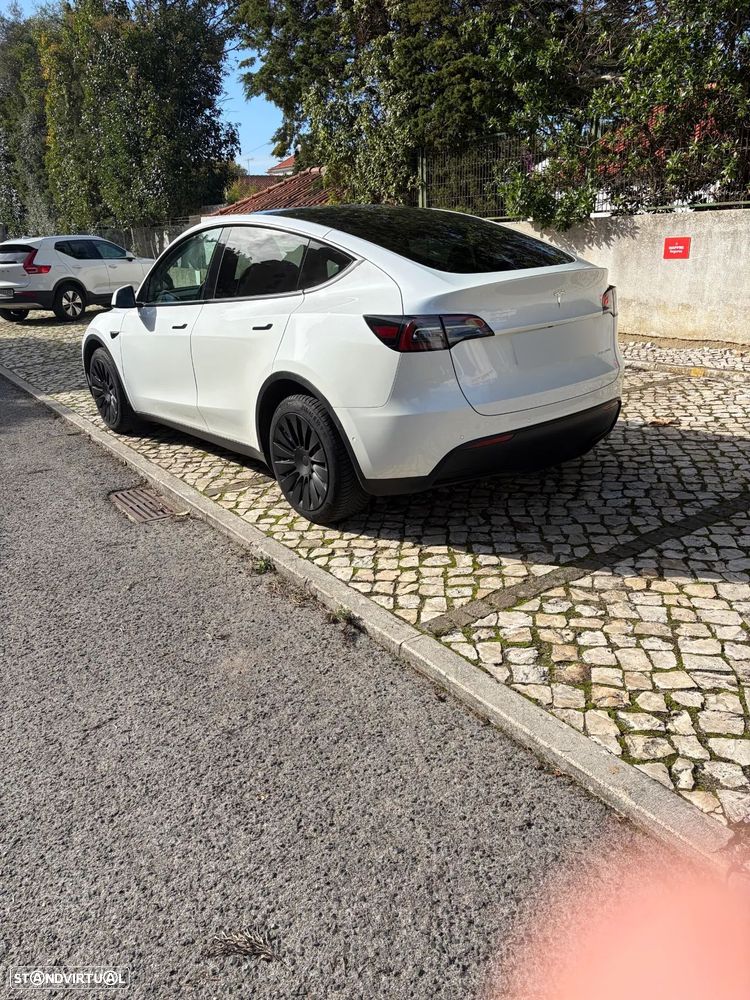 Tesla Model Y Long Range Dual Motor AWD - 2
