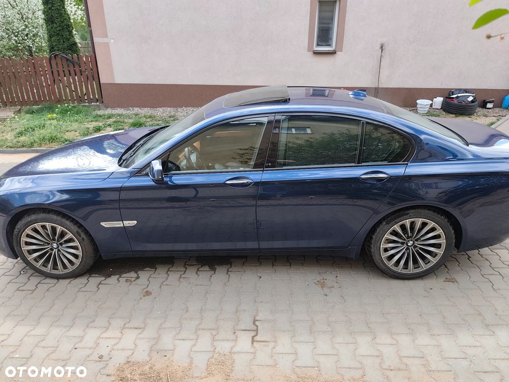BMW Seria 7 750i L xDrive - 11