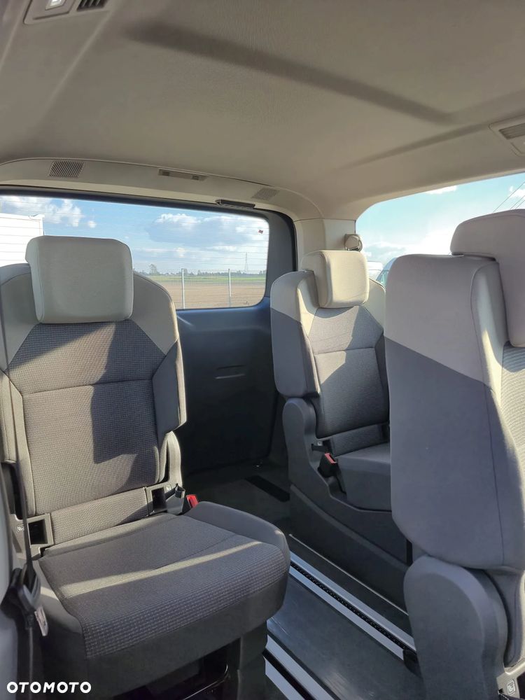 Volkswagen Multivan - 16