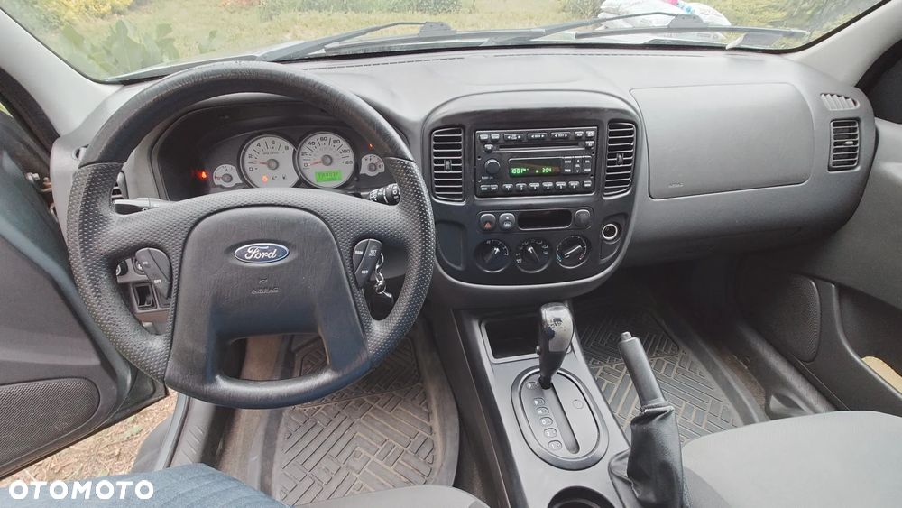 Ford Escape 2.3 XLS - 10