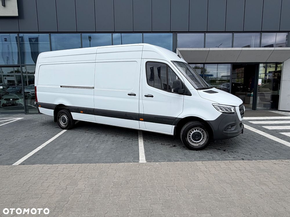 Mercedes-Benz Sprinter L4H2 - 2