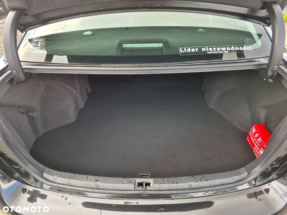 Toyota Avensis 1.6 D-4D Premium - 13