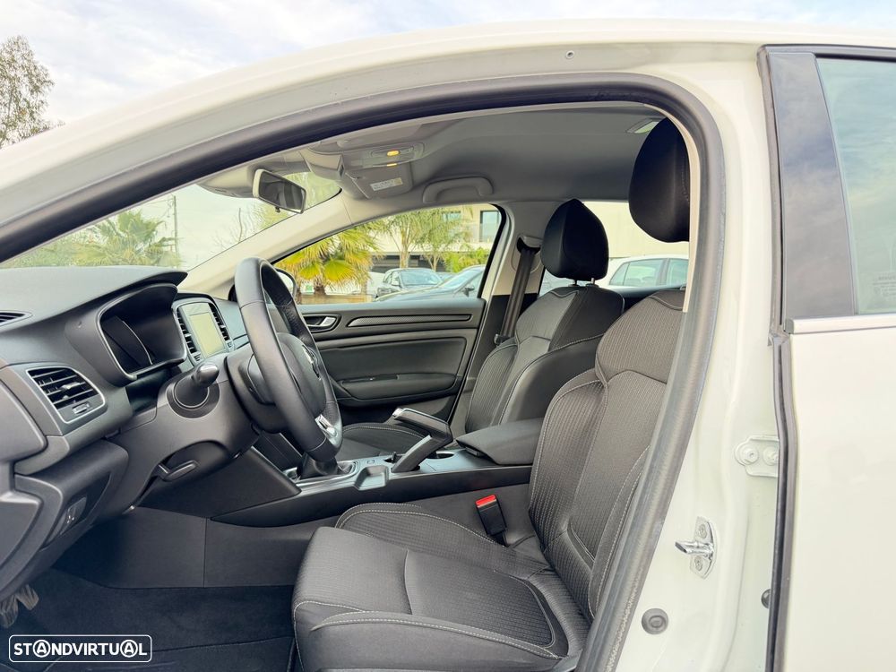 Renault Mégane 1.5 Blue dCi Zen - 24