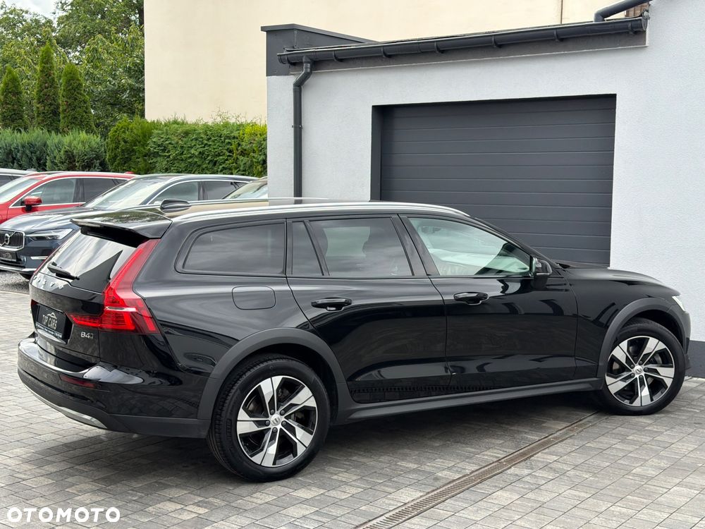 Volvo V60 Cross Country B4 D AWD Geartronic Pro - 28