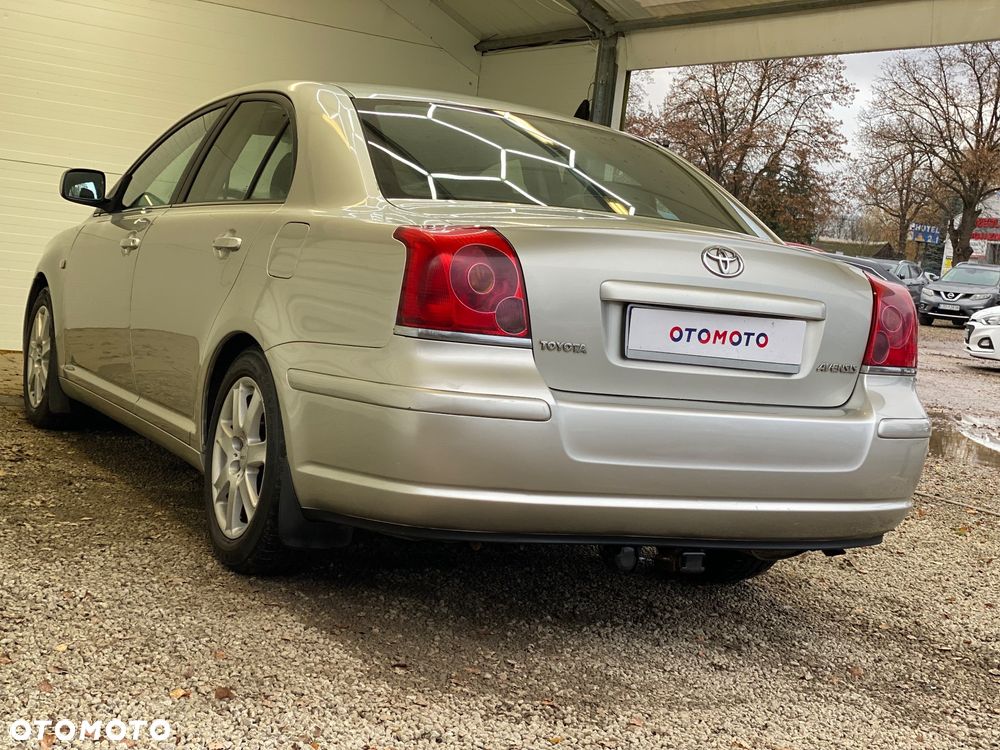 Toyota Avensis 2.0 D-4D Sol - 27