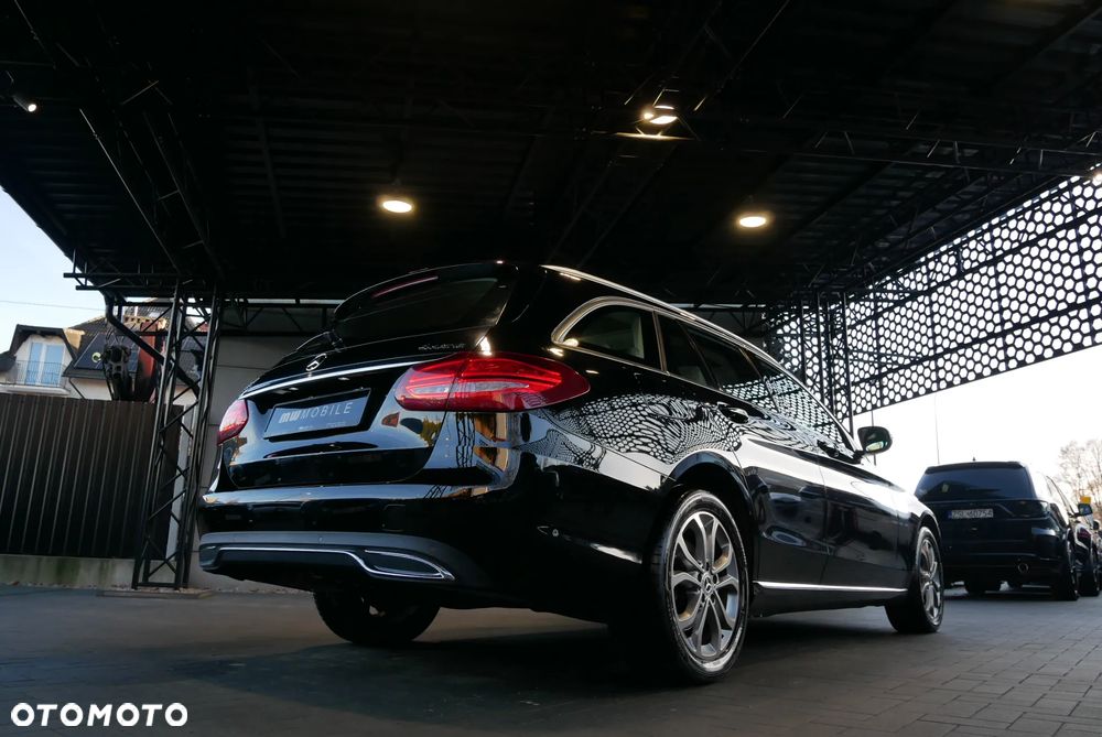 Mercedes-Benz Klasa C 200 4-Matic 9G-TRONIC - 40