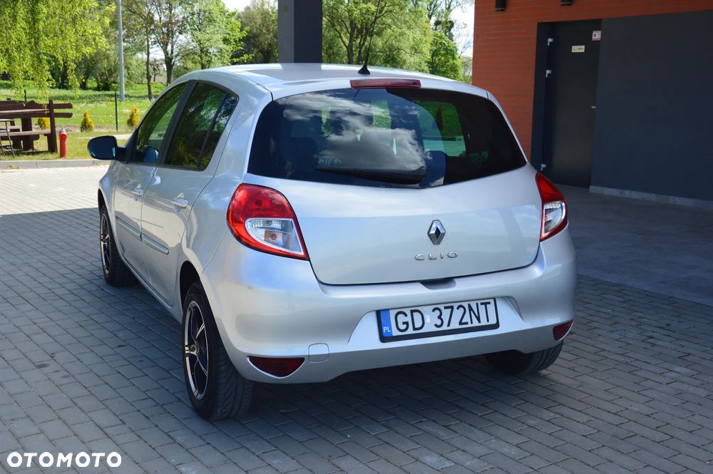 Renault Clio - 16