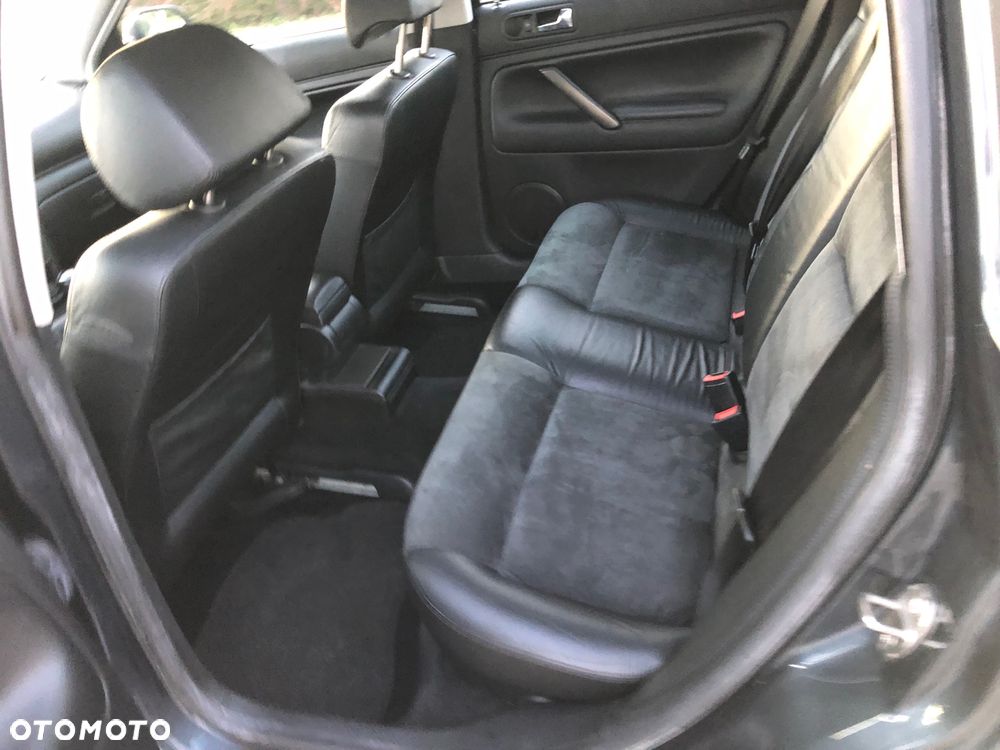 Volkswagen Passat 2.3 V5 Highline - 13