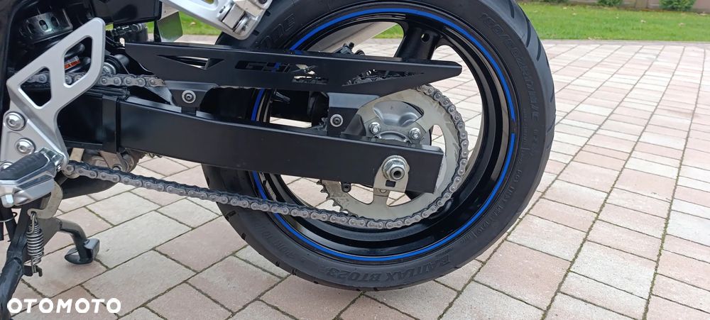 Suzuki GSX-R - 32