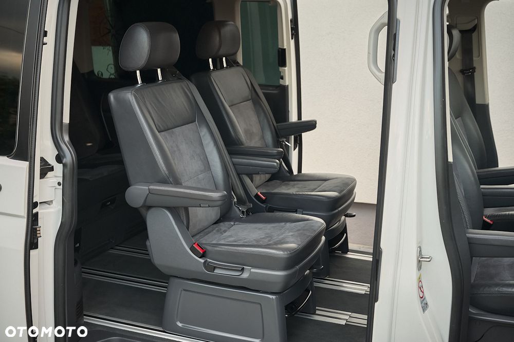 Volkswagen Multivan - 31