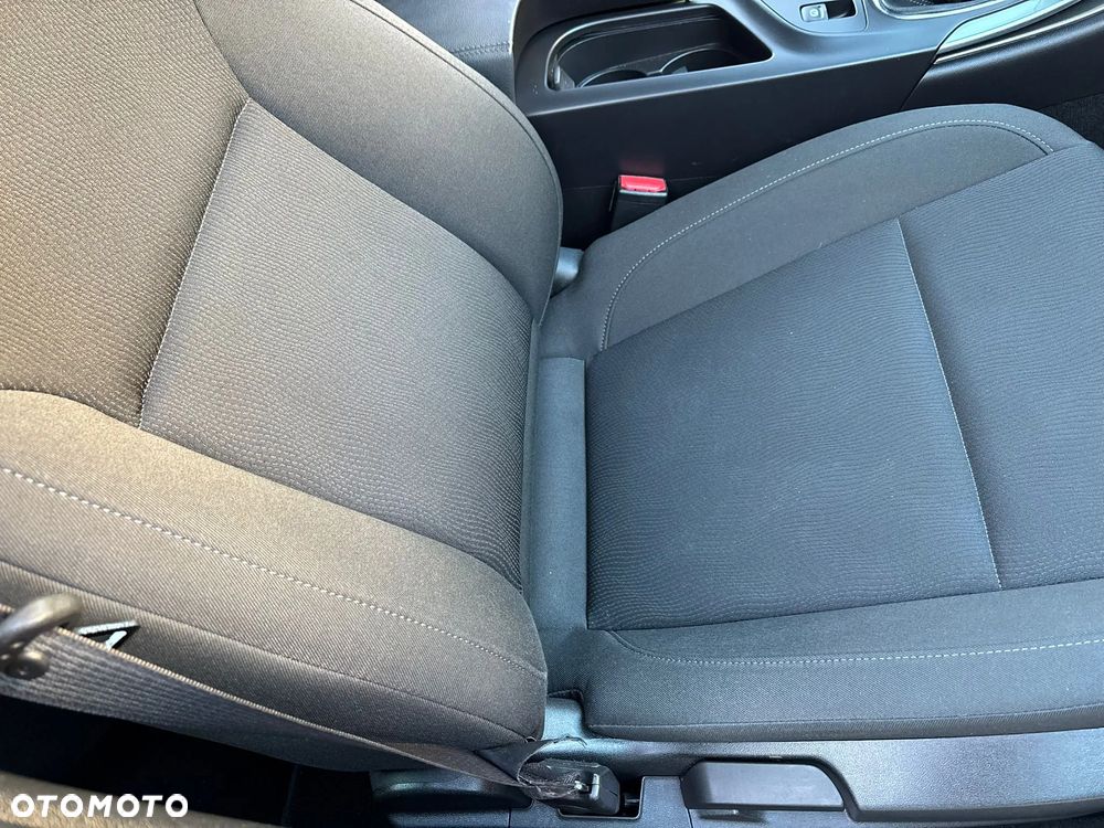 Opel Insignia - 13