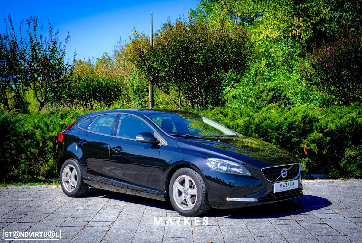 Volvo V40 1.6 D2 Momentum Eco - 1