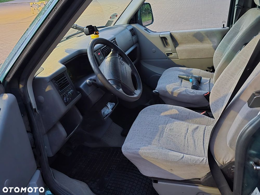 Volkswagen Multivan Standard - 5