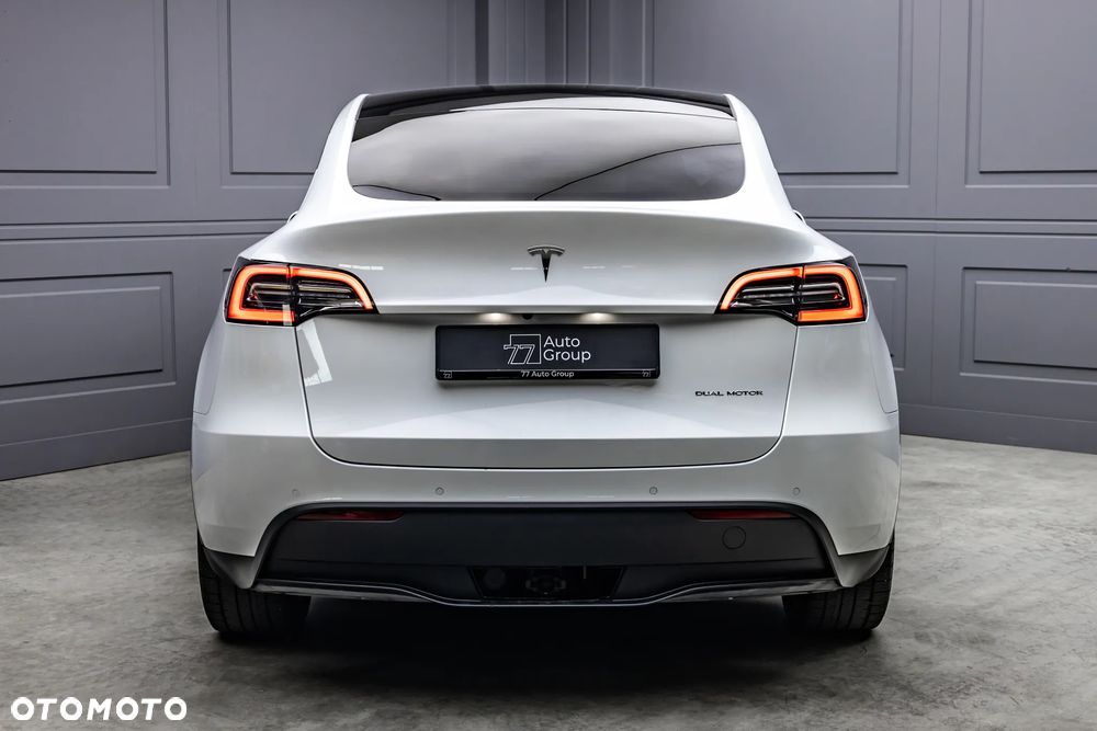 Tesla Model Y - 9