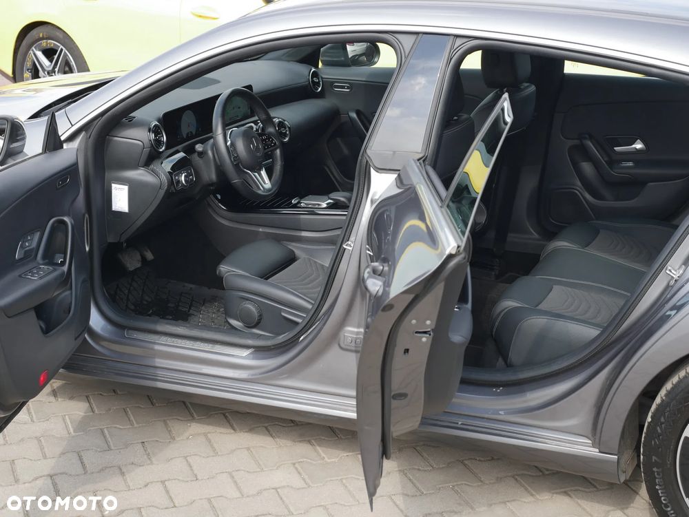 Mercedes-Benz CLA 200 7G-DCT Progressive Line Advanced - 11