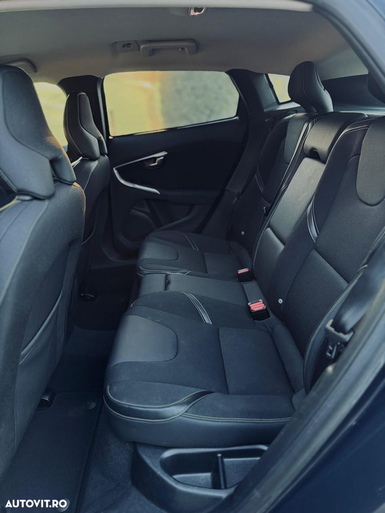 Volvo V40 D4 Momentum - 8