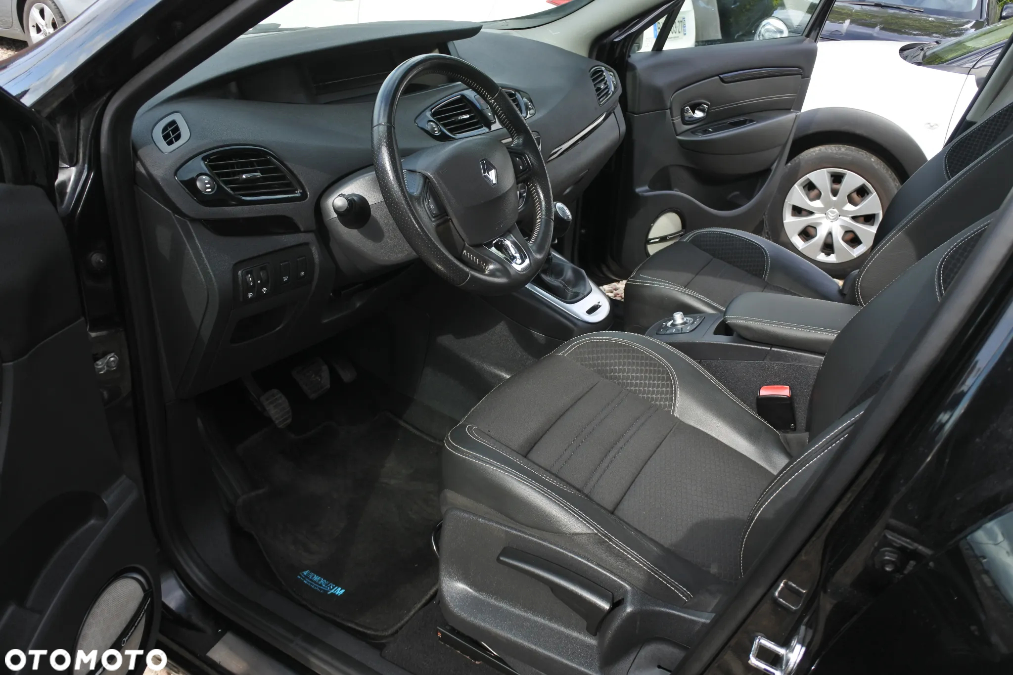 Renault Scenic ENERGY TCe 130 BOSE EDITION - 10