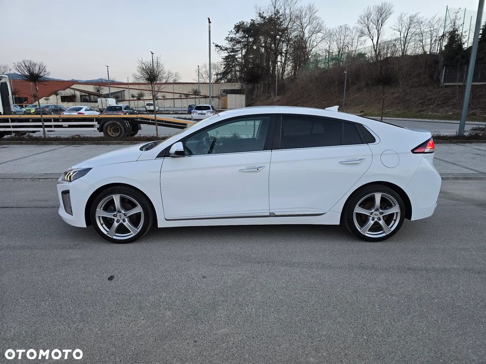 Hyundai IONIQ Hybrid Premium - 27