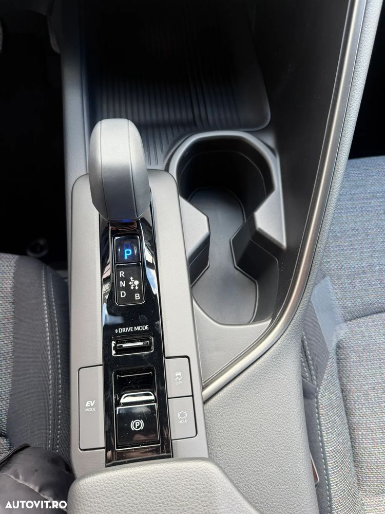 Toyota C-HR 1.8 HEV 140 CP 4x2 CVT Dynamic - 16