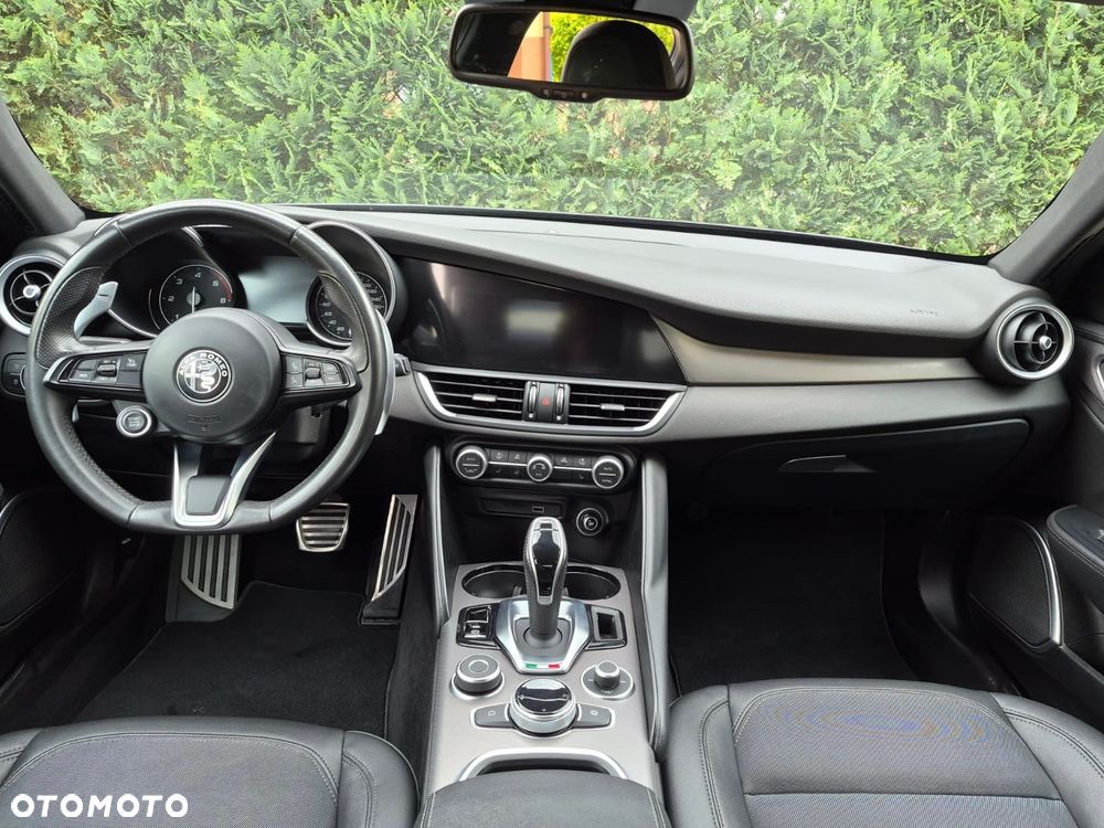 Alfa Romeo Giulia 2.2 D Turbo Sprint - 2