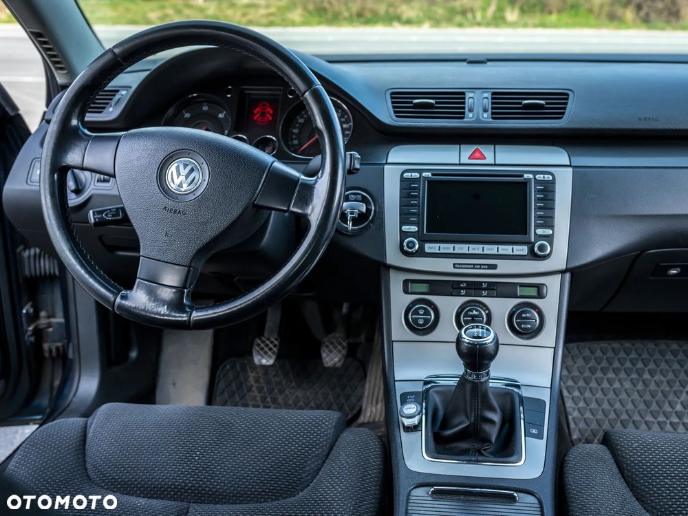 Volkswagen Passat 2.0 TDI DPF Comfortline - 14