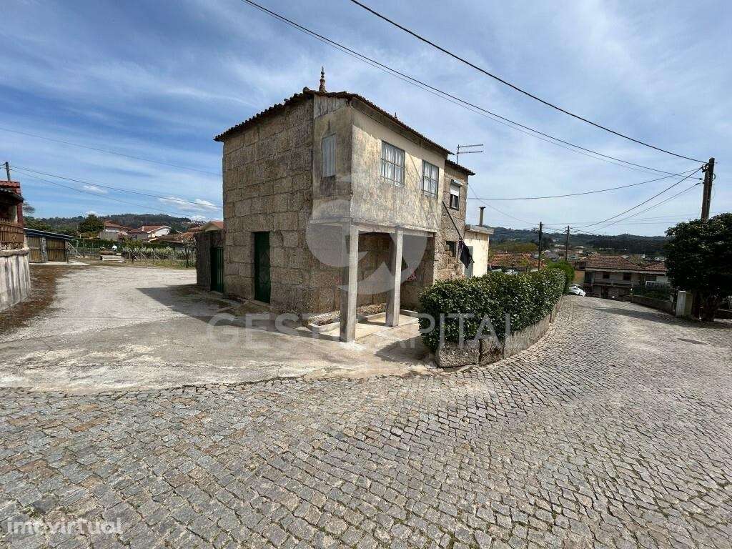 Moradia T3 com amplo terreno em Travanca, Amarante - Grande imagem: 2/33