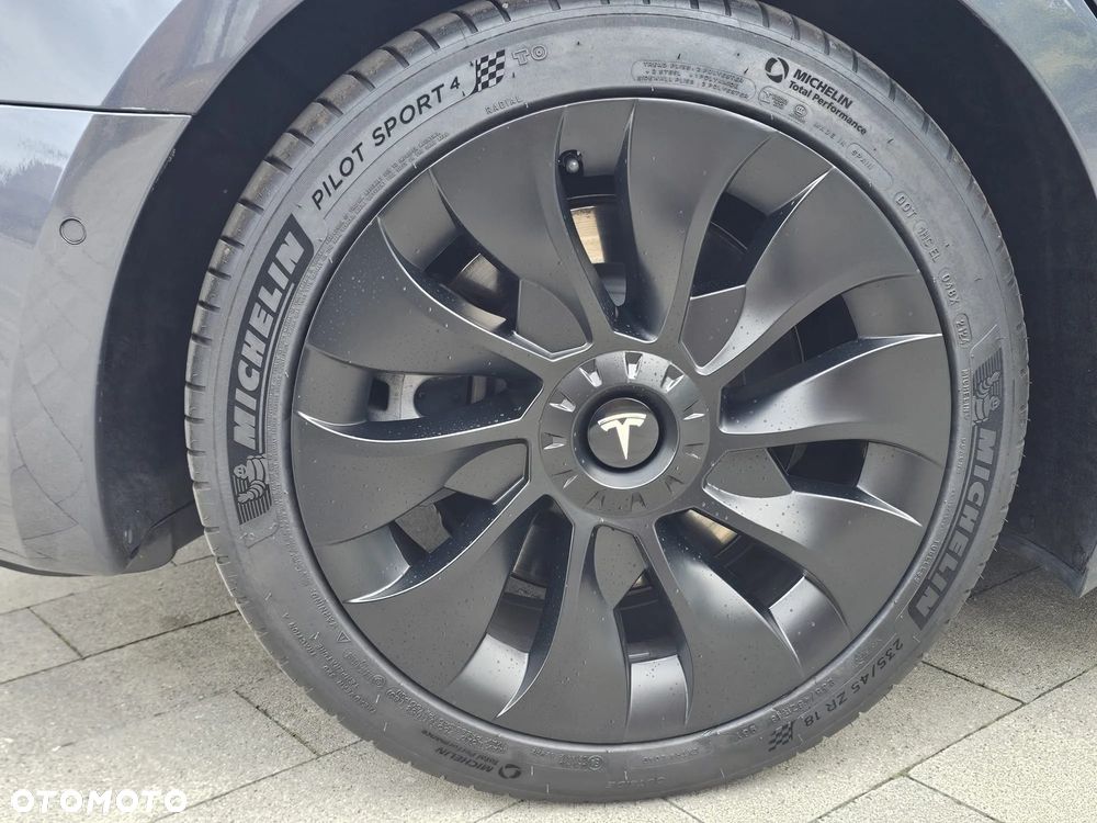 Tesla Model 3 Langstreckenbatterie Allradantrieb Dual Motor - 31