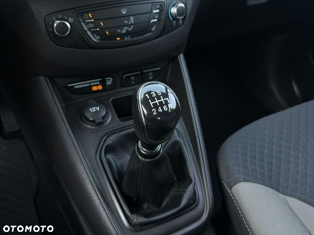 Ford Tourneo Courier - 24