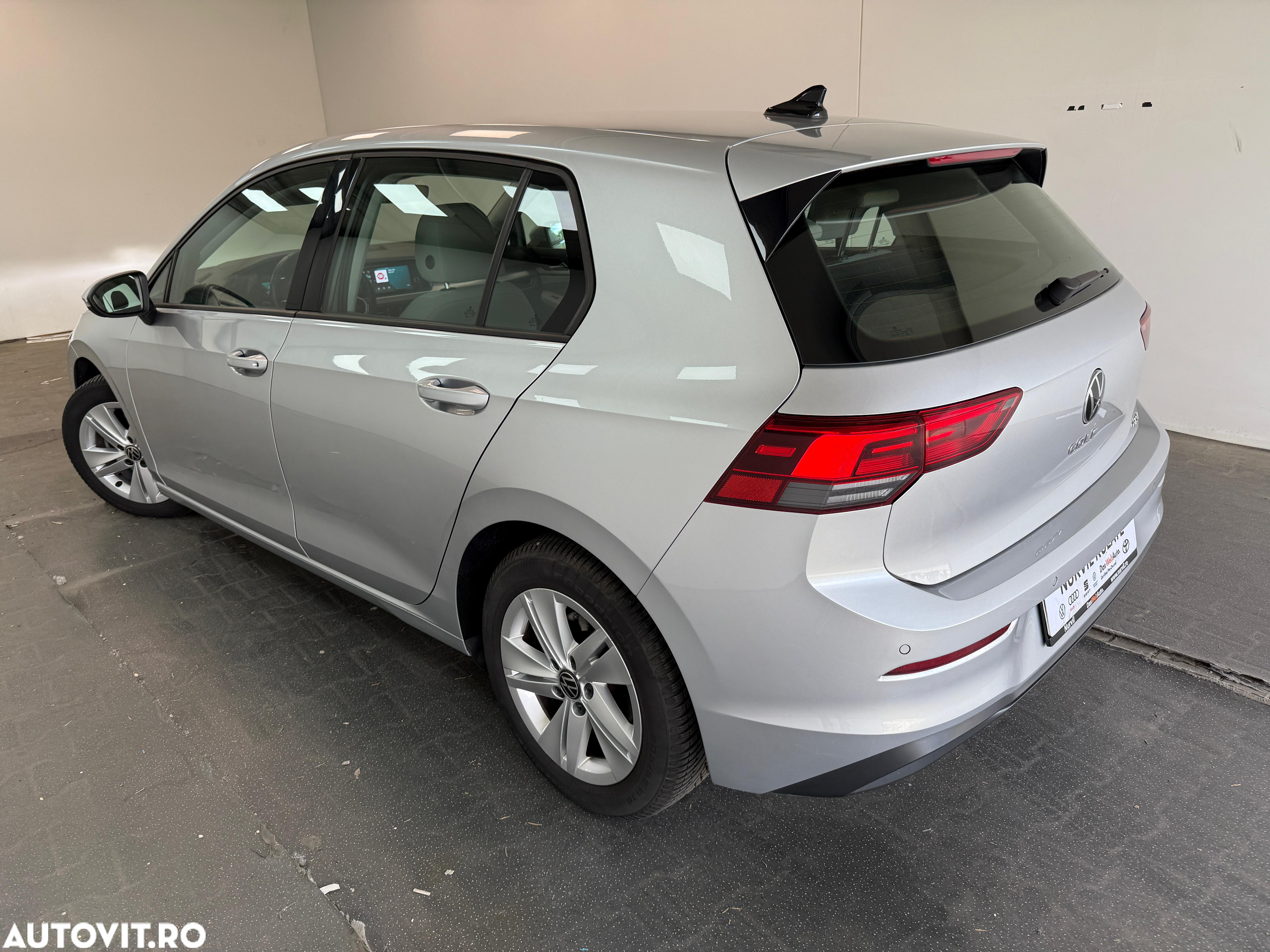 Volkswagen Golf 1.5 eTSI ACT DSG MHEV Life - 31