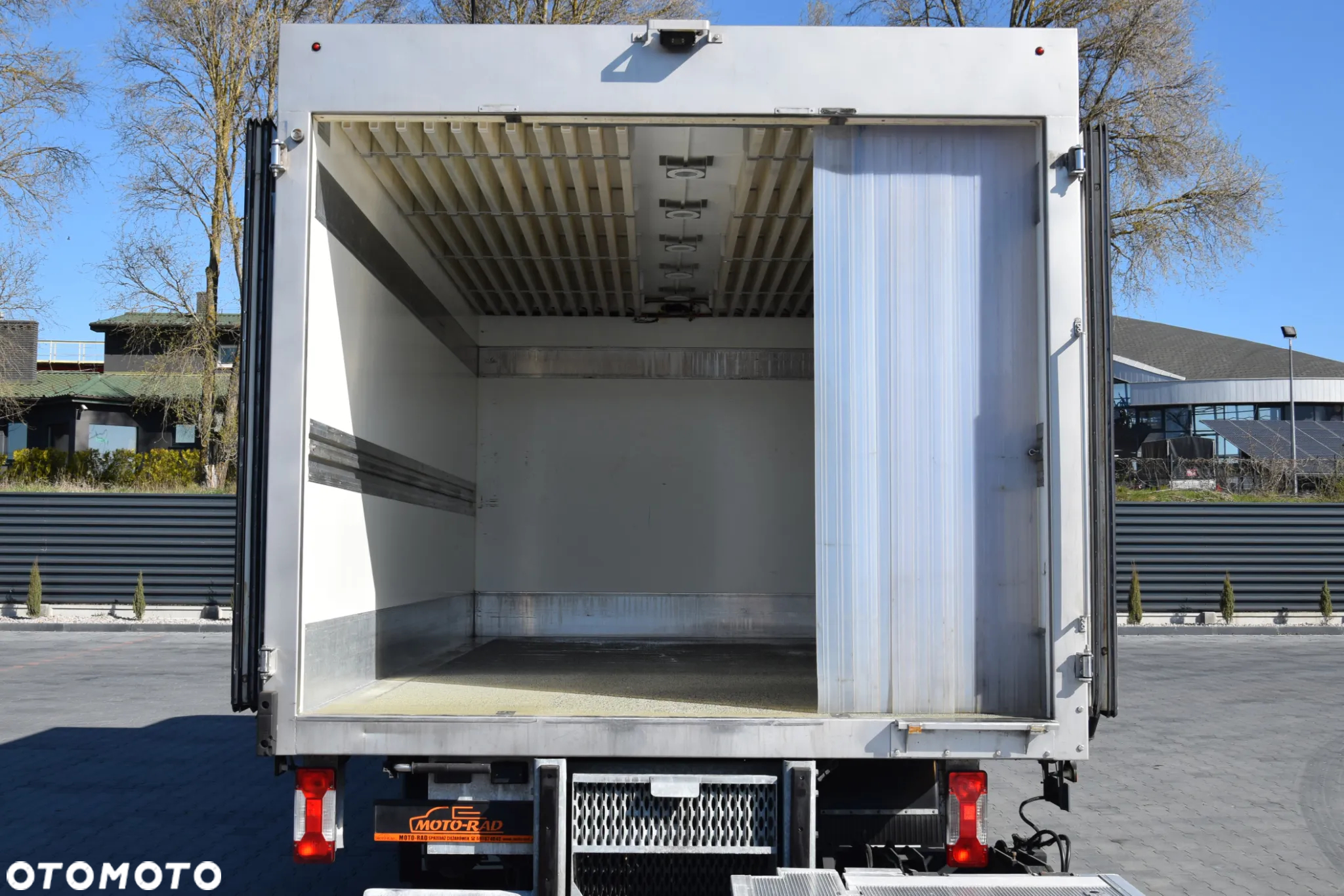 Iveco DAILY 70C18 / 3.0 - 180 KM / AUTOMAT HI-MATIC / 3 OSOBY / CHŁODNIA - MROŹNIA 4,55 M / AGREGAD FRIGOBLOCK / WINDA SORENSEN / KLIMA / TEMPOMAT / KAMERA COFANIA / REGULOWANE ZAWIESZENIE / SERWISOWANY / SPROWADZONY Z NIEMIEC - 23