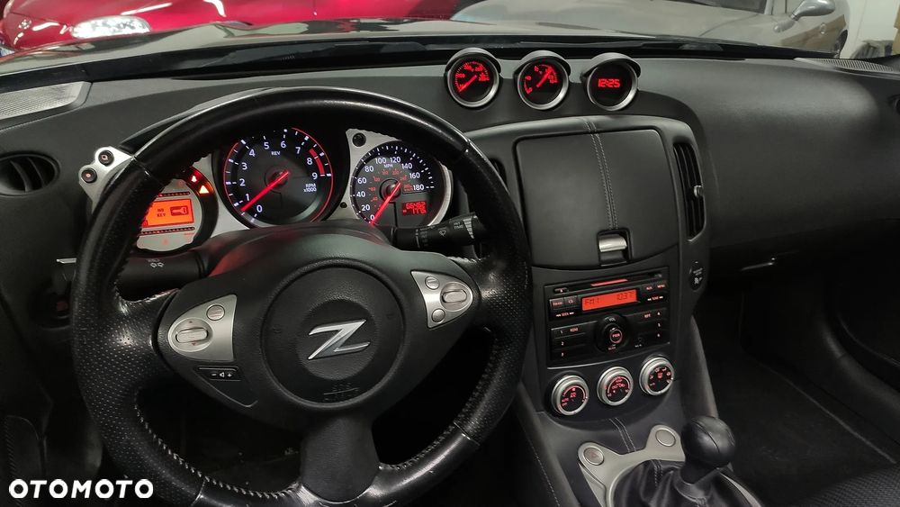 Nissan 370 Z - 16