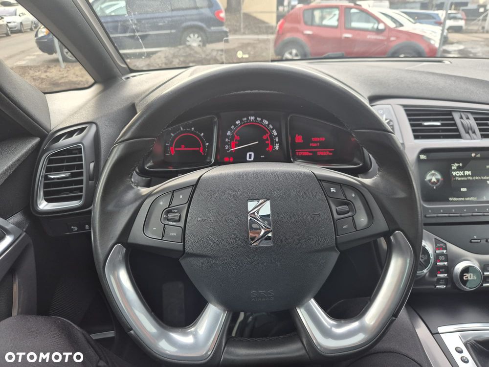 Citroën DS5 1.6 THP SoChic - 11