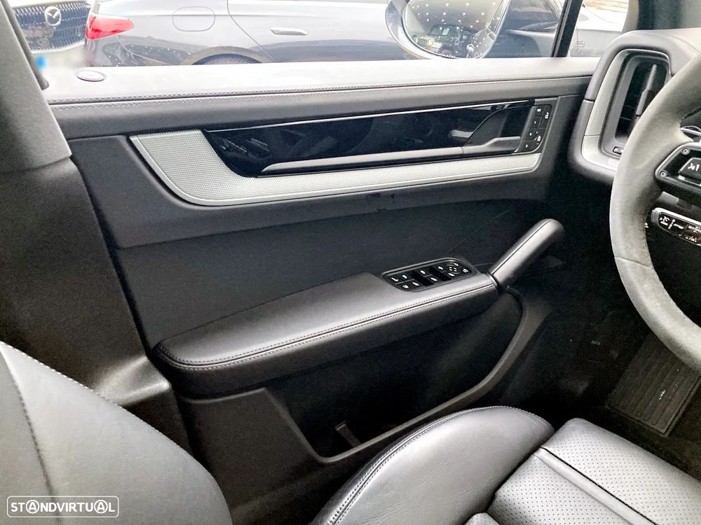 Porsche Cayenne E-Hybrid - 13