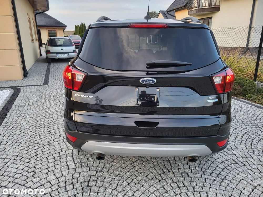 Ford Kuga - 10