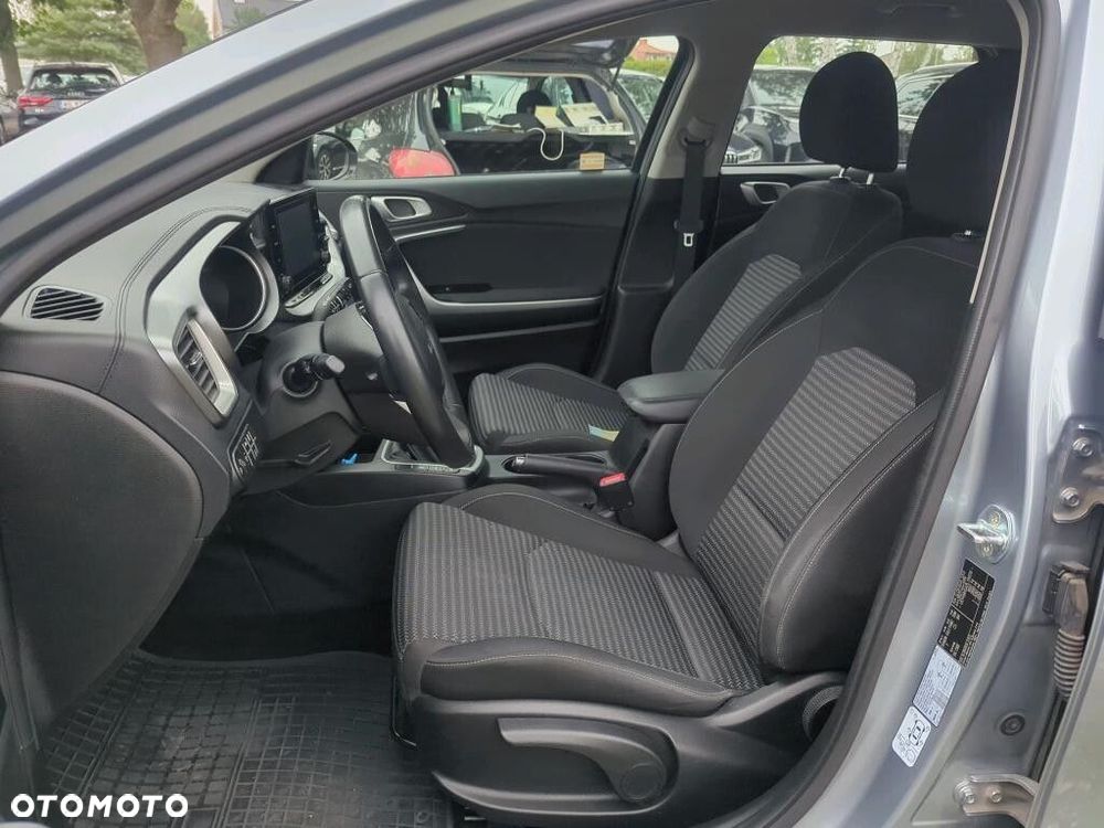 Kia Ceed - 8
