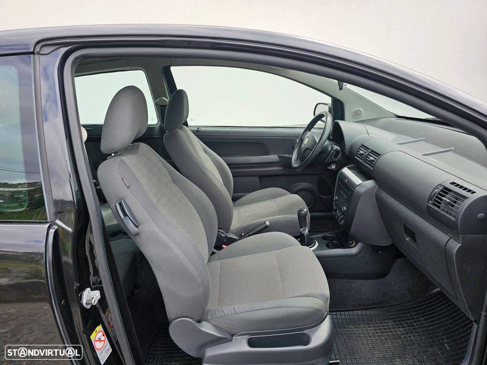 VW Fox 1.4 TDi T.Liso - 18