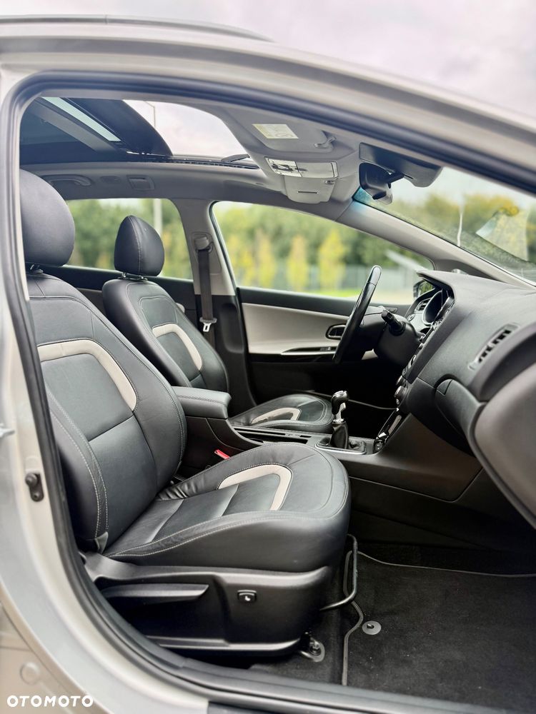 Kia Ceed 1.6 CRDi 128 ISG Platinum Edition - 18