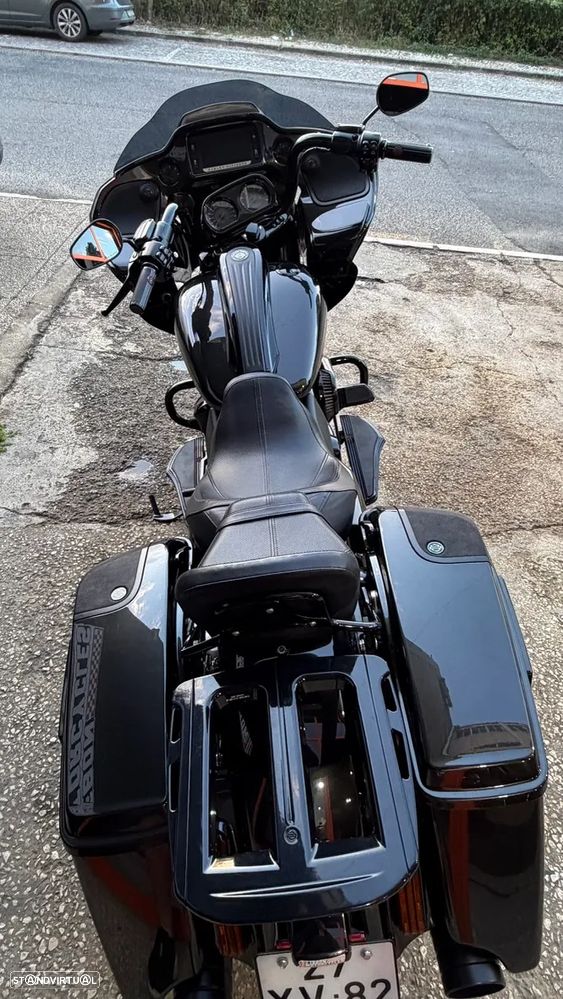 Harley-Davidson FLT Road Glide CVO - 12