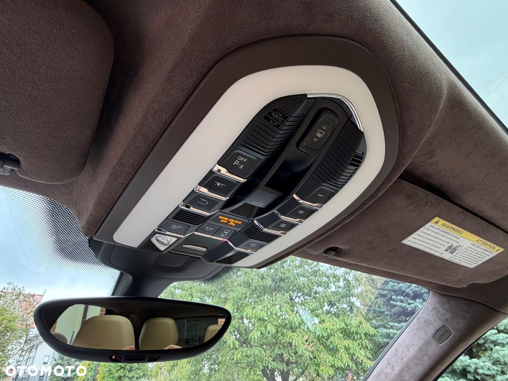Porsche Cayenne Platinum Edition - 6