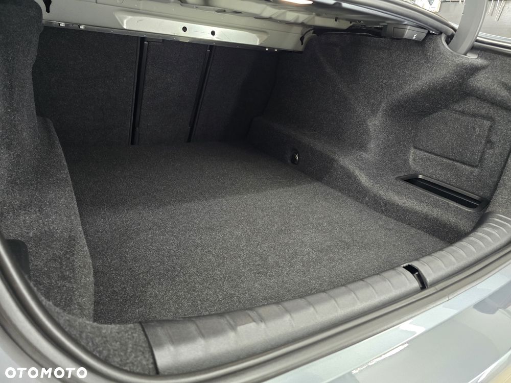 BMW Seria 5 520d xDrive MHEV - 37
