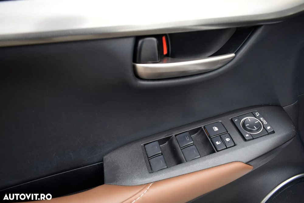 Lexus Seria NX 300h E-FOUR Luxury Line - 14