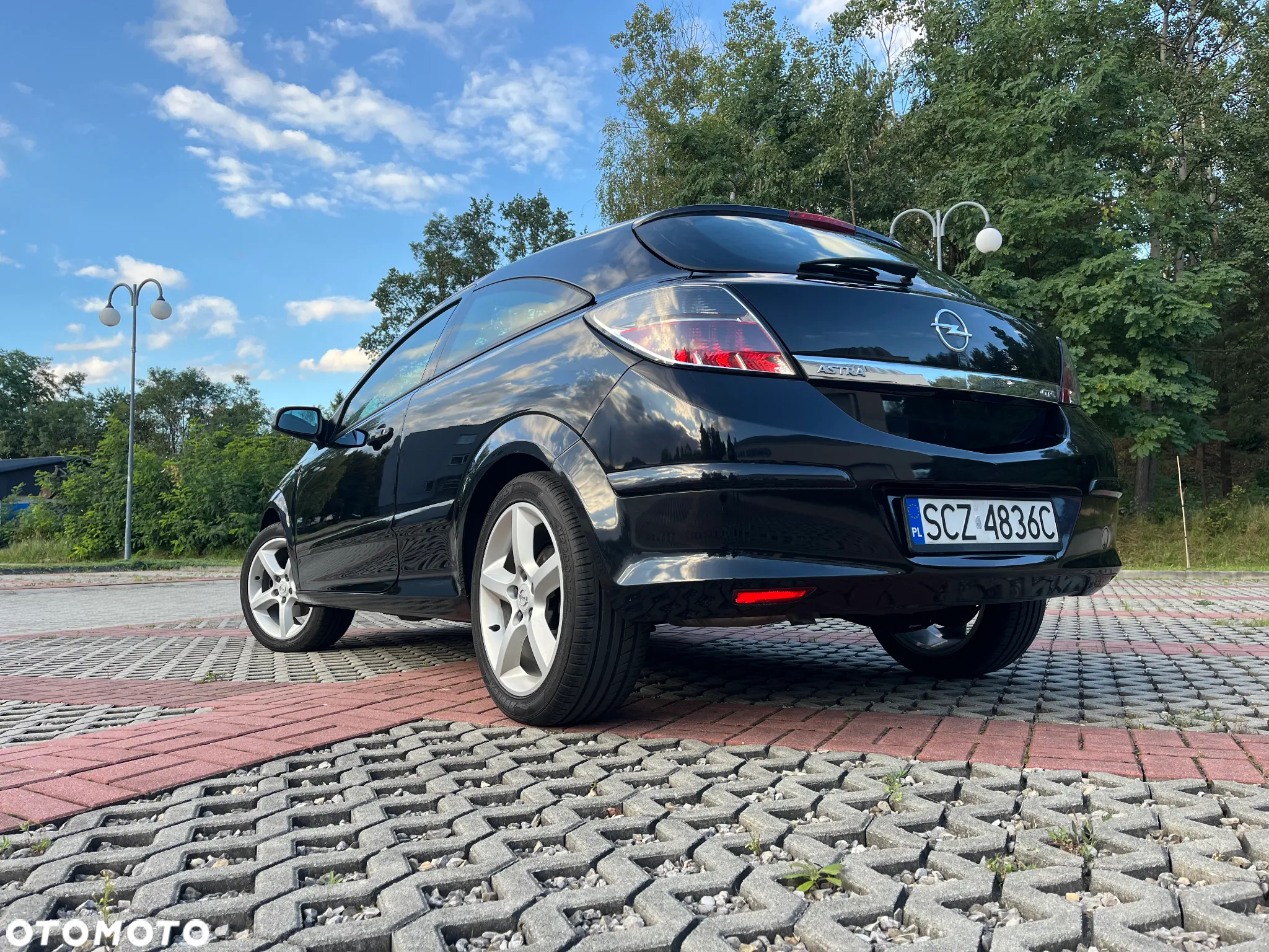 Opel Astra GTC 1.8 - 12