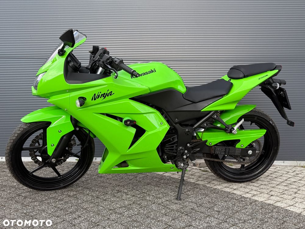 Kawasaki Ninja 250R - 23