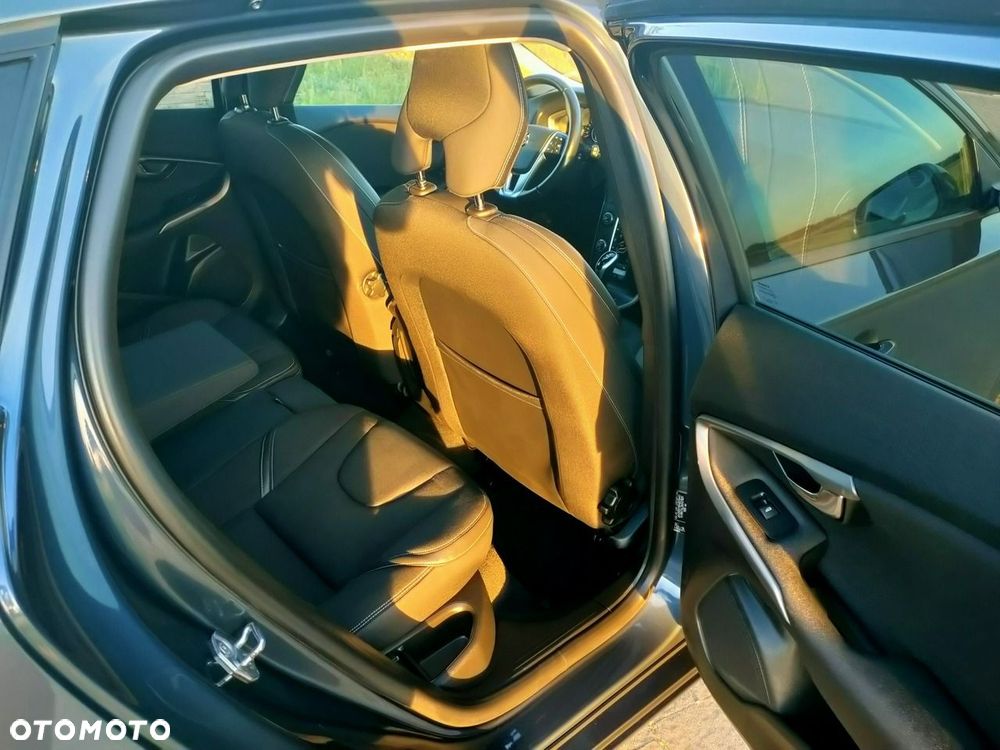 Volvo V40 D2 Drive-E SCR Momentum - 17
