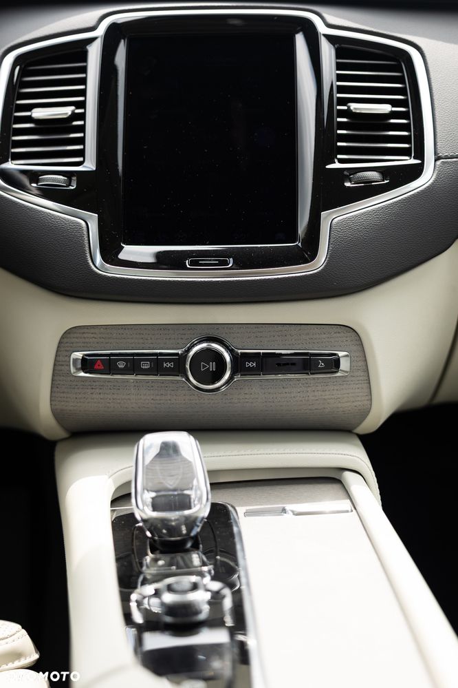 Volvo XC 90 T8 AWD Plug-In Hybrid Inscription 7os - 28