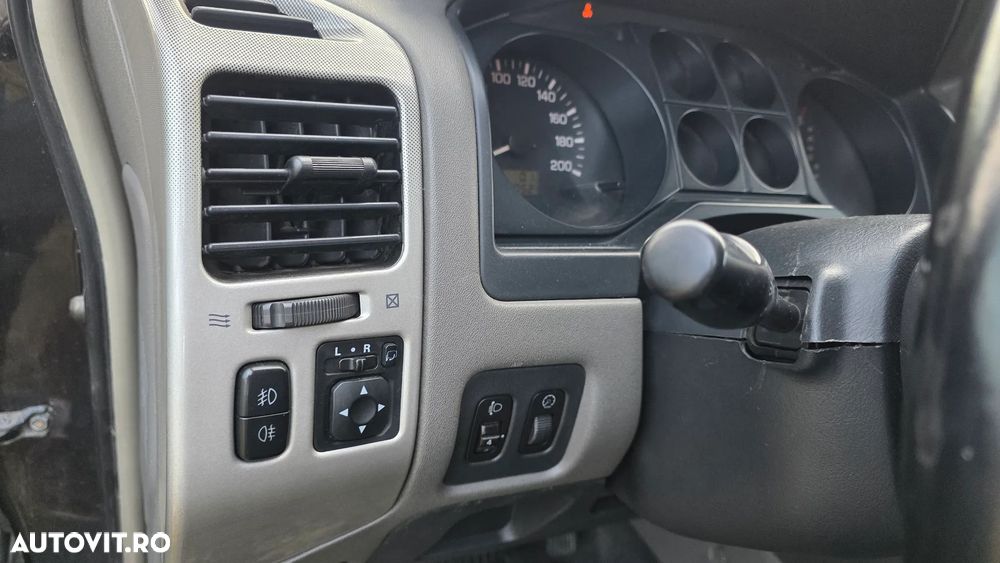 Mitsubishi Pajero 3.2 DI-D Automatik Dakar - 30